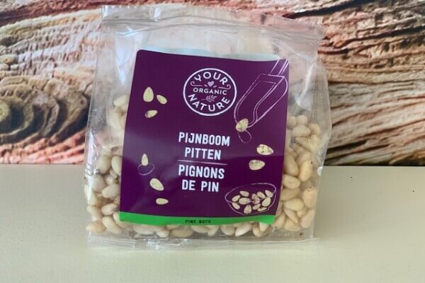 "YON" Pijnboompitten